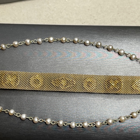 Antique Mesh Bracelet Seed Pearls In A Gold Tone Size 7 mesh is 1/2” Beautiful. - Picture 6 of 12